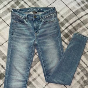American Eagle jeggings,size:2 regular,light wash.